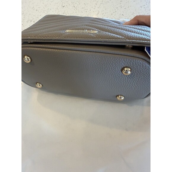 minkeeblue Quilted Taupe Crossbody Bag with Detachable Strap Chevron Pattern - Picture 6 of 8